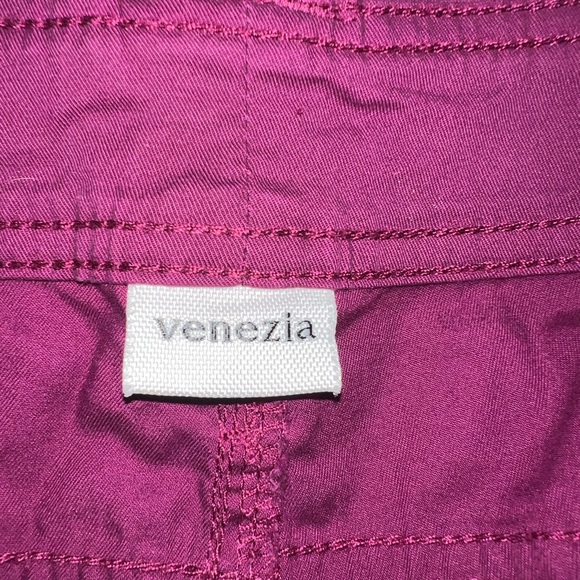 Shorts - Picture 3 of 5